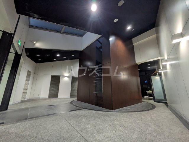 28/30 エントランス