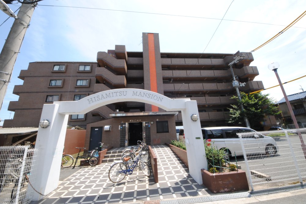 25/30 エントランス