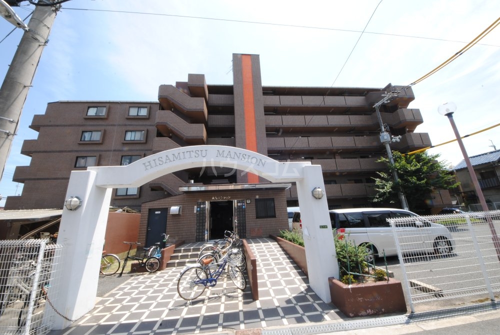 24/30 エントランス