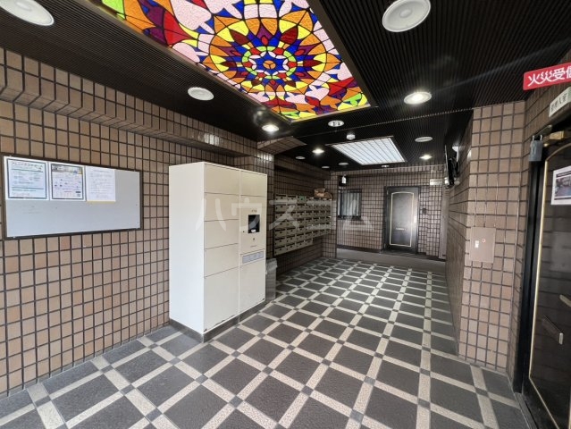 24/30 エントランス