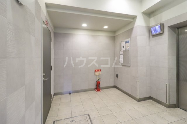 28/30 エントランス