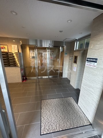 17/26 エントランス