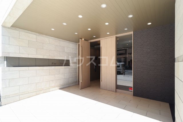 20/30 エントランス