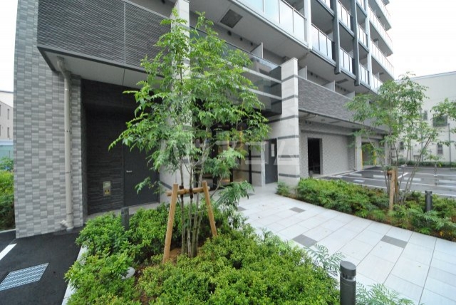 16/21 エントランス