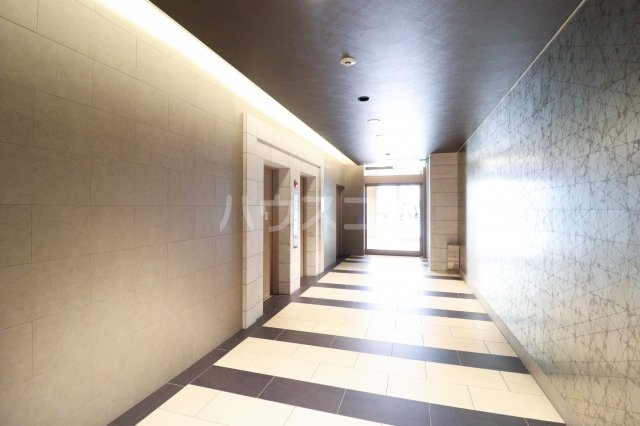 23/30 エントランス