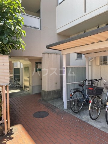 22/26 エントランス