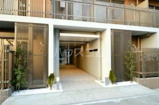 21/27 エントランス