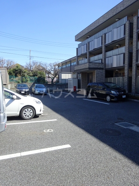 22/30 駐車場
