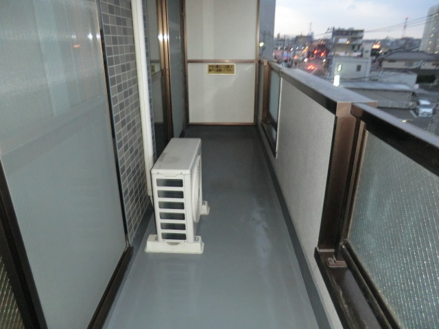 18/27 バルコニー