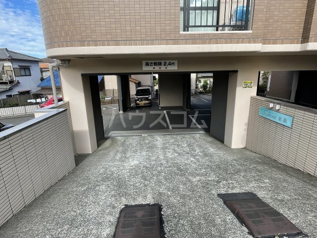 28/30 エントランス