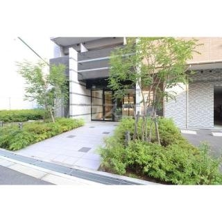 18/23 エントランス