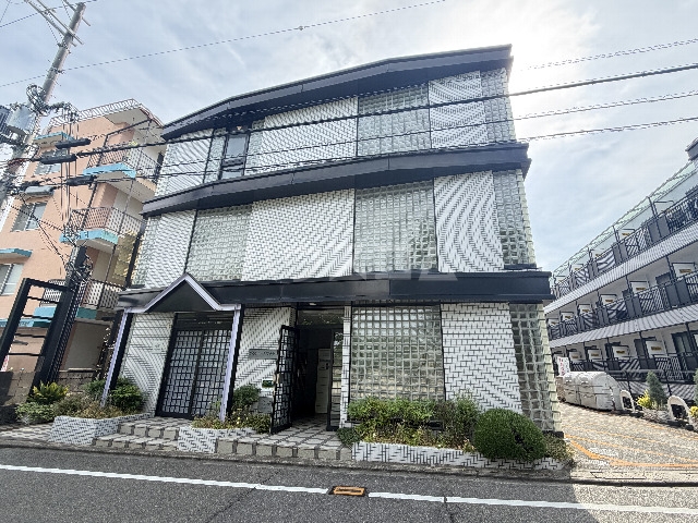 2/8 外観