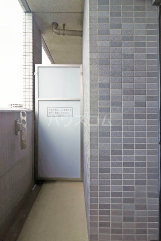 16/27 バルコニー