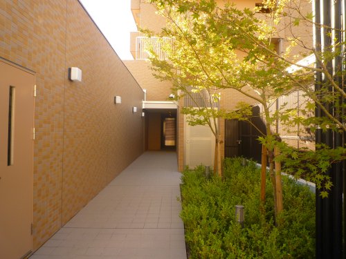 14/23 エントランス