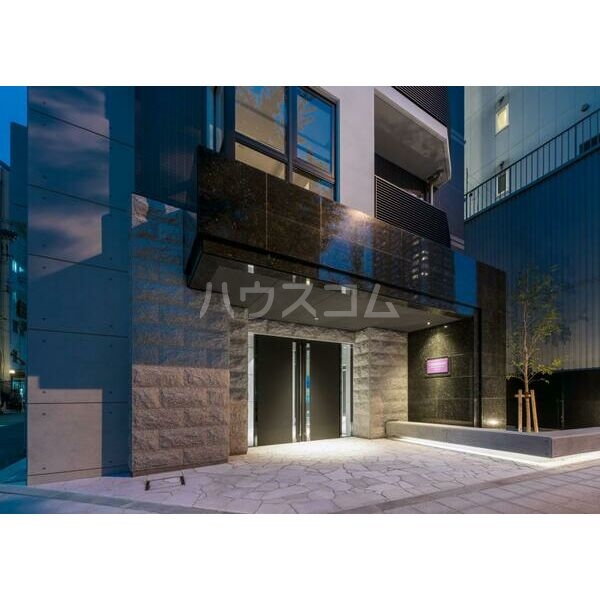 18/24 エントランス