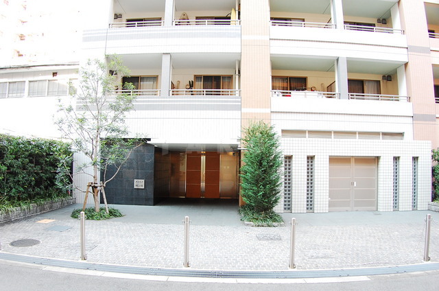 19/26 エントランス