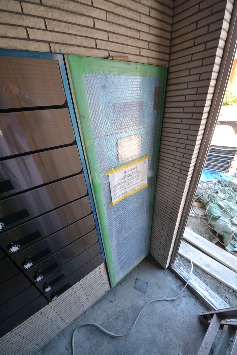 23/30 エントランス