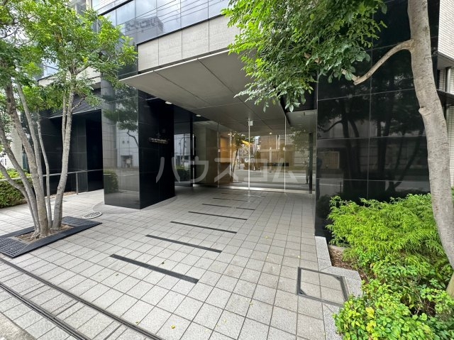 23/30 エントランス