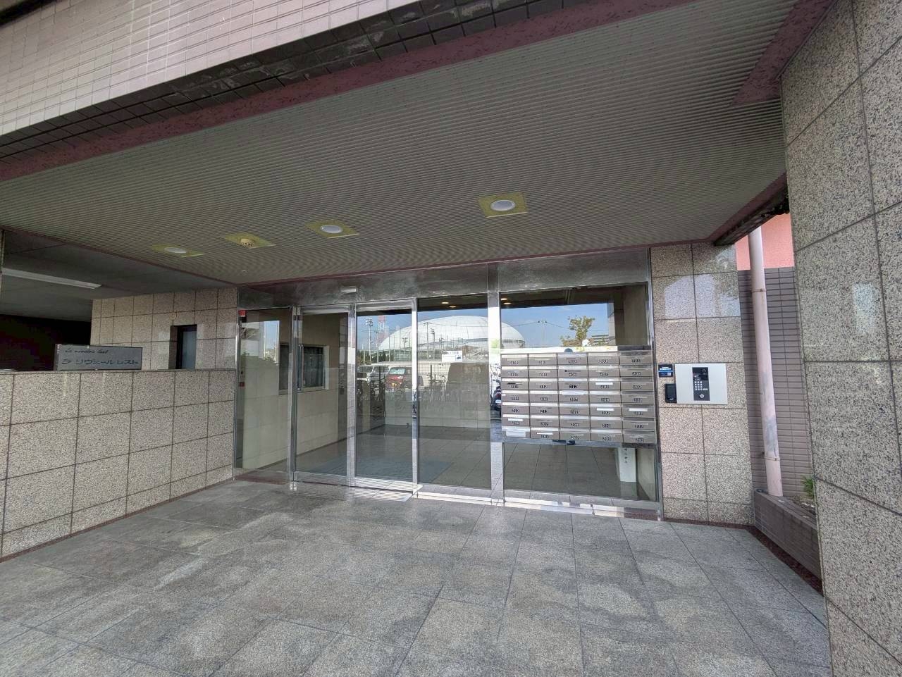 21/29 エントランス