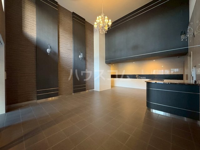 26/30 エントランス