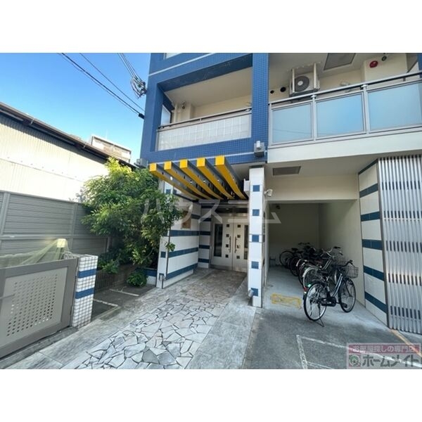 14/23 エントランス