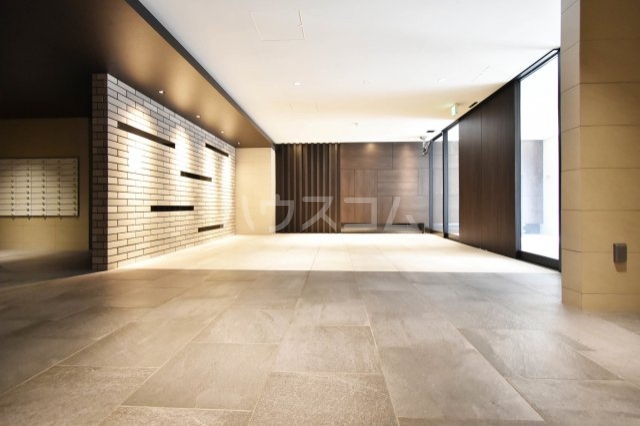 20/26 エントランス