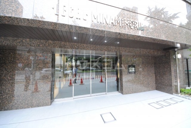 16/22 エントランス