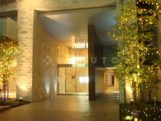 16/26 エントランス