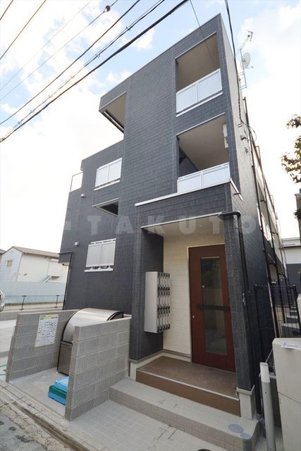 18/27 エントランス