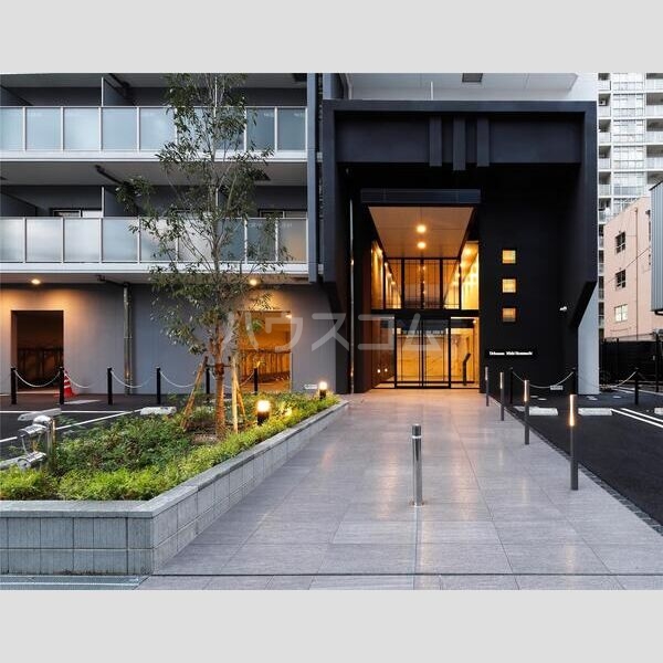 18/24 エントランス