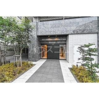 19/27 エントランス