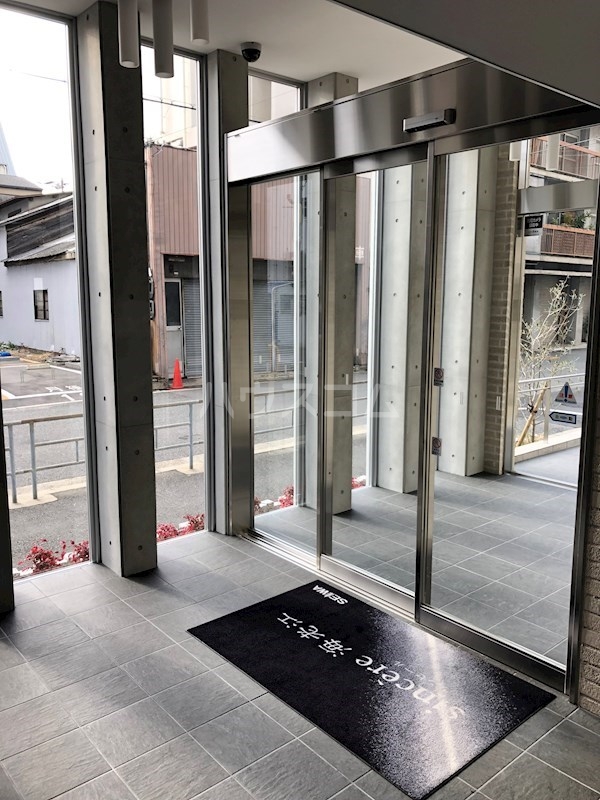 22/29 エントランス