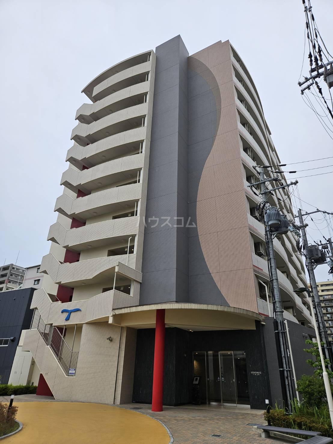 セレニテ江坂ルフレ外観写真