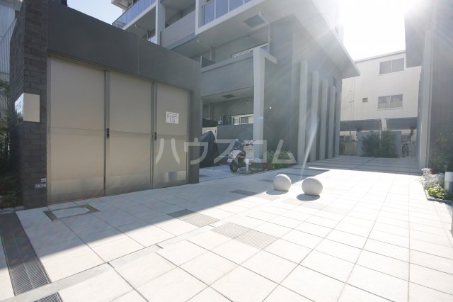 17/27 エントランス