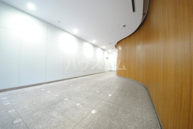 24/30 エントランス