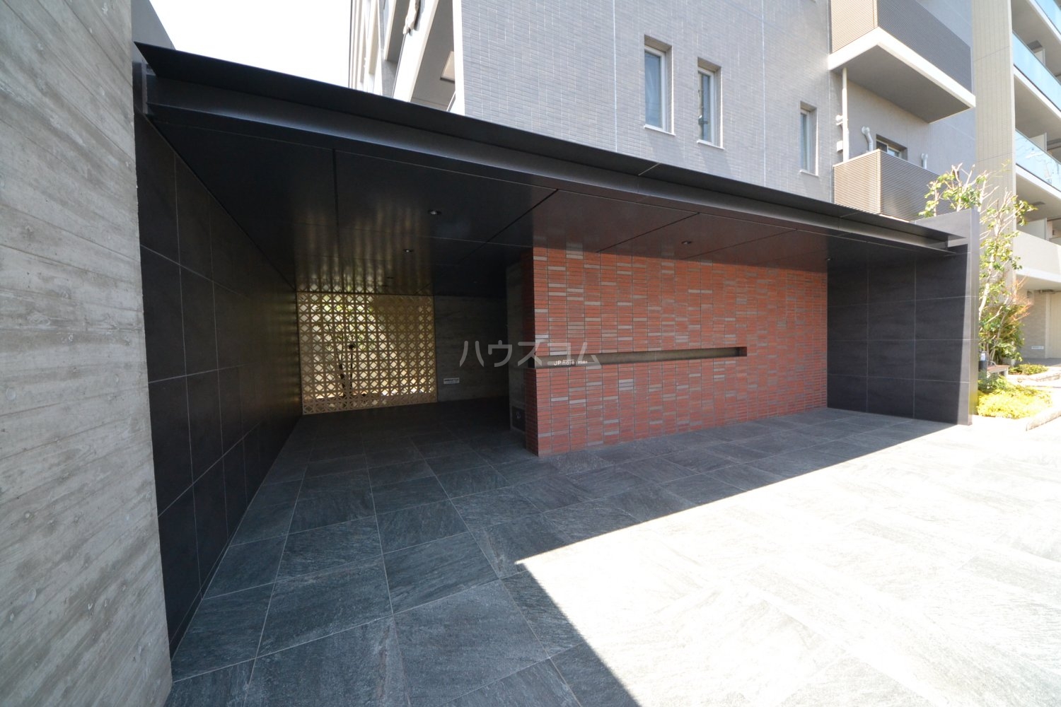 16/26 エントランス