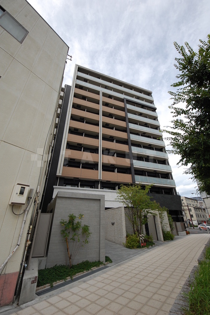 23/30 エントランス