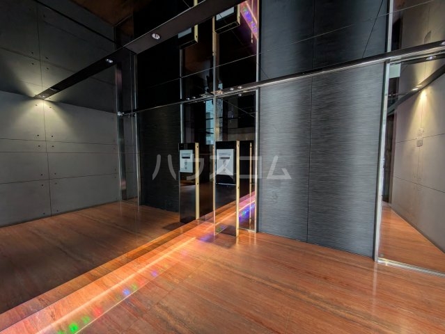 19/28 エントランス