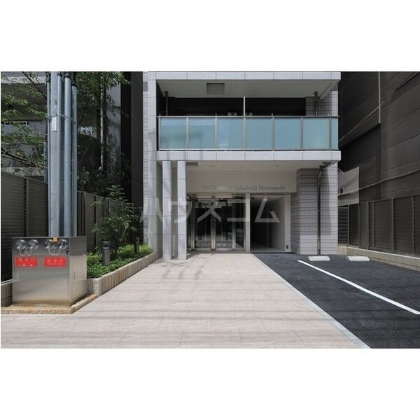 21/30 エントランス