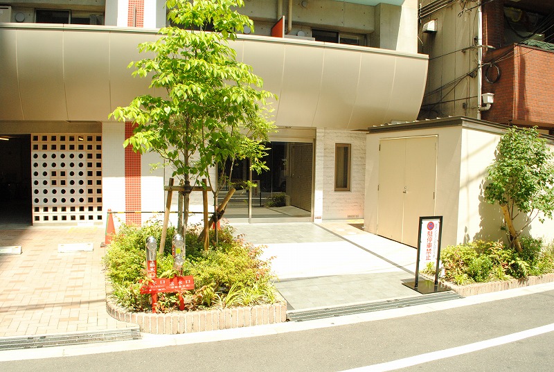 15/16 エントランス