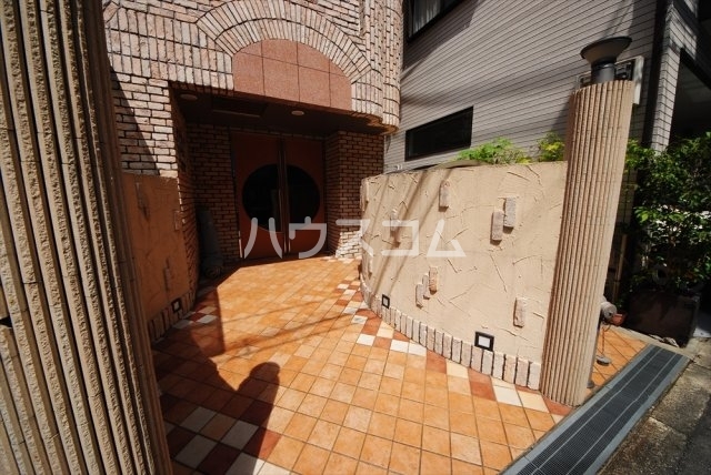 21/29 エントランス