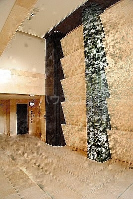 20/26 エントランス