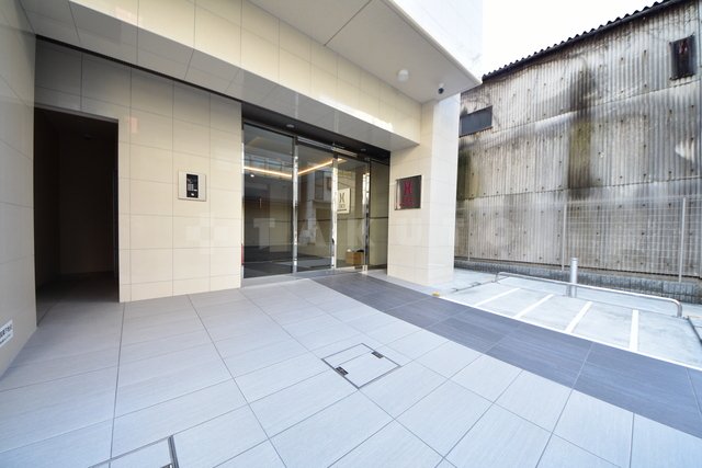 21/28 エントランス