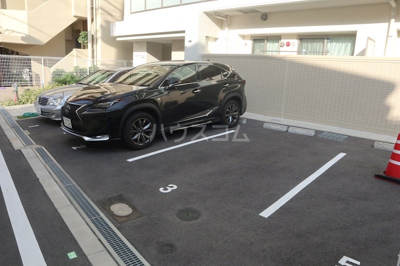 21/27 駐車場