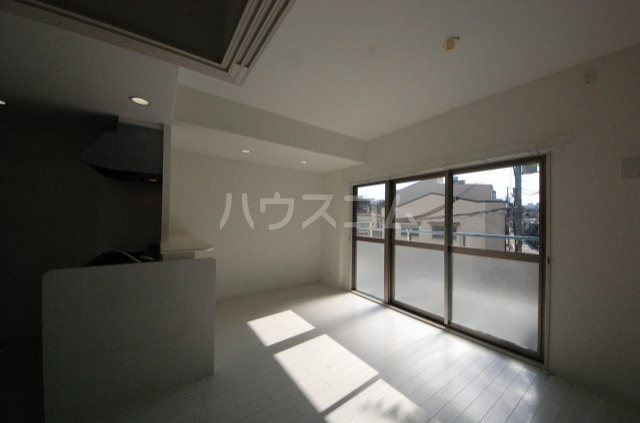 18/27 バルコニー