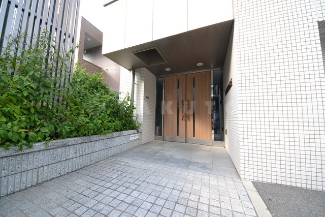 22/30 エントランス