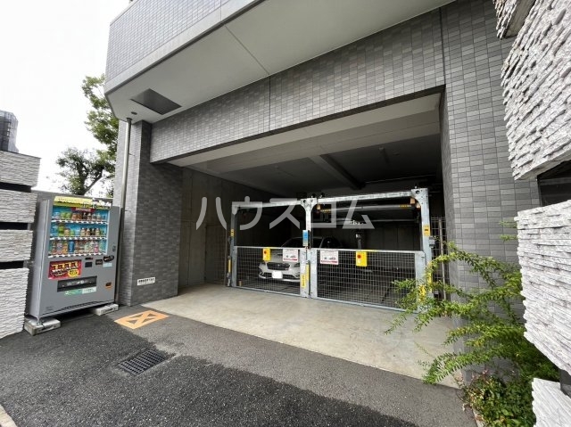 28/30 エントランス