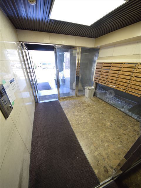 19/23 エントランス