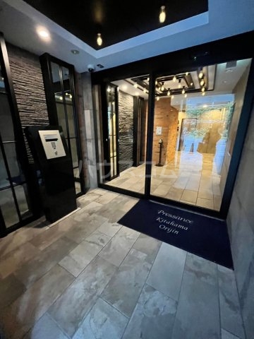 2/5 エントランス