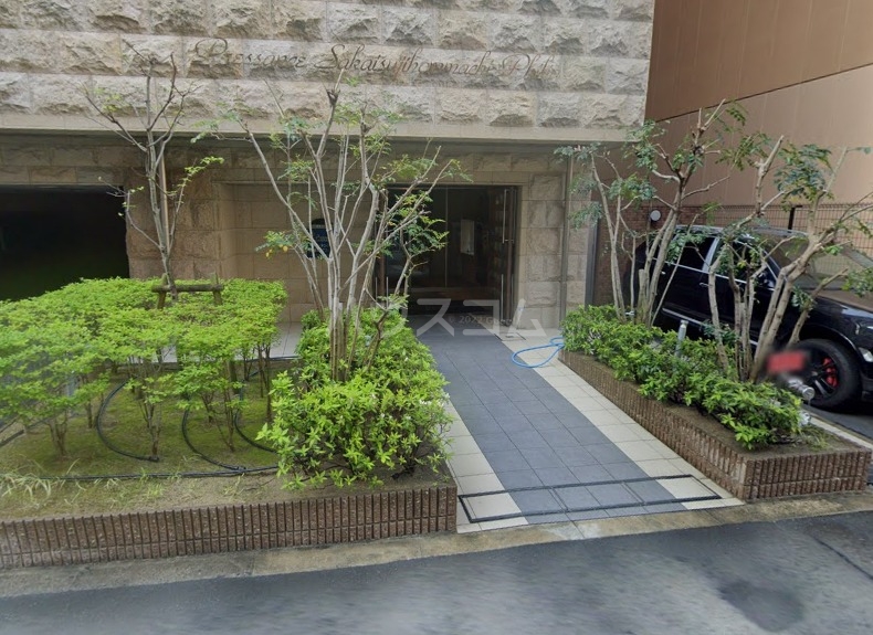 17/26 エントランス